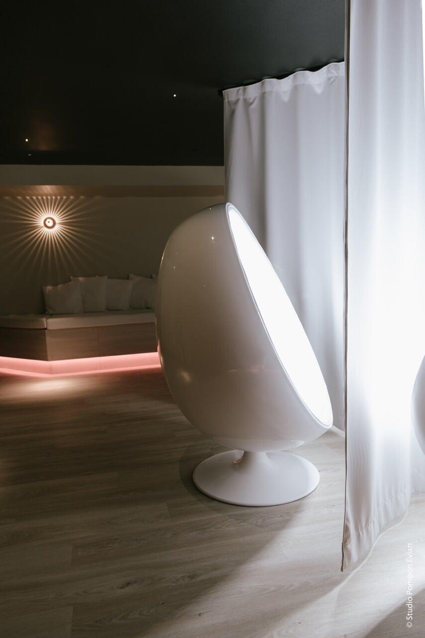 LA CHROMOTHÉRAPIE "Quand la lumière et les couleurs participent à la prévention de votre état de santé"